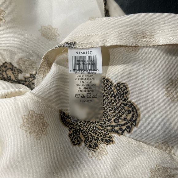 Vince Camuto New With Tags, Wrap Blouse, Size Large, Cream with Paisley Print - Picture 7 of 7